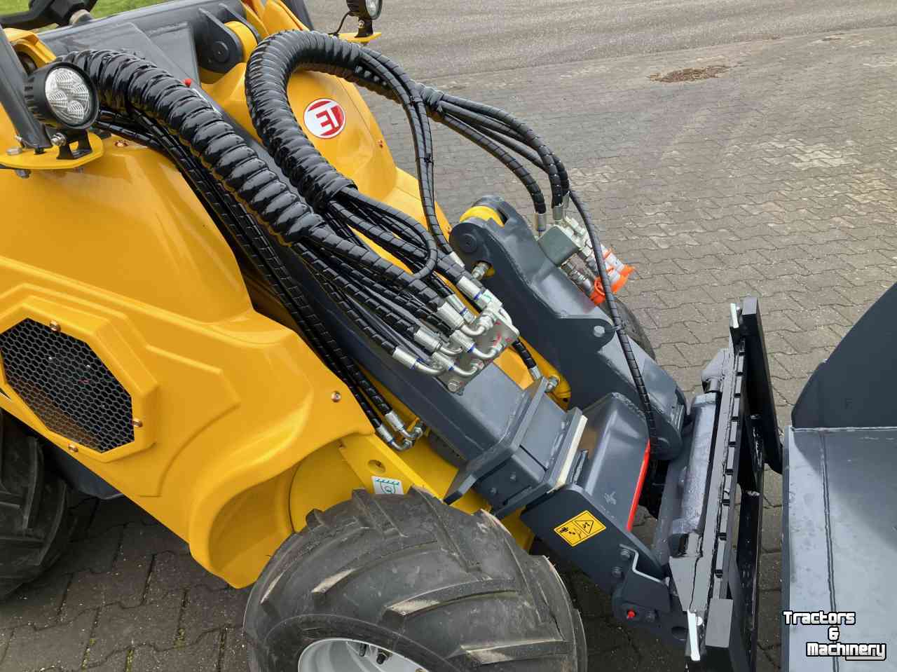 Shovel / Wiellader / Kniklader Eurotrac W11 telescoop shovel -minishovel