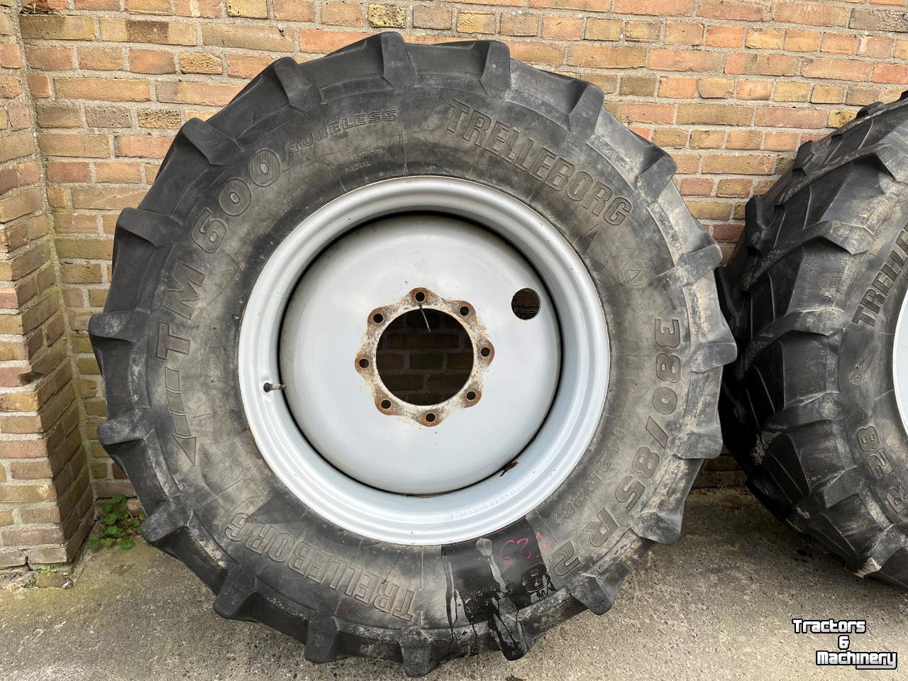 Wielen, Banden, Velgen & Afstandsringen Trelleborg TM 600 380/85R28