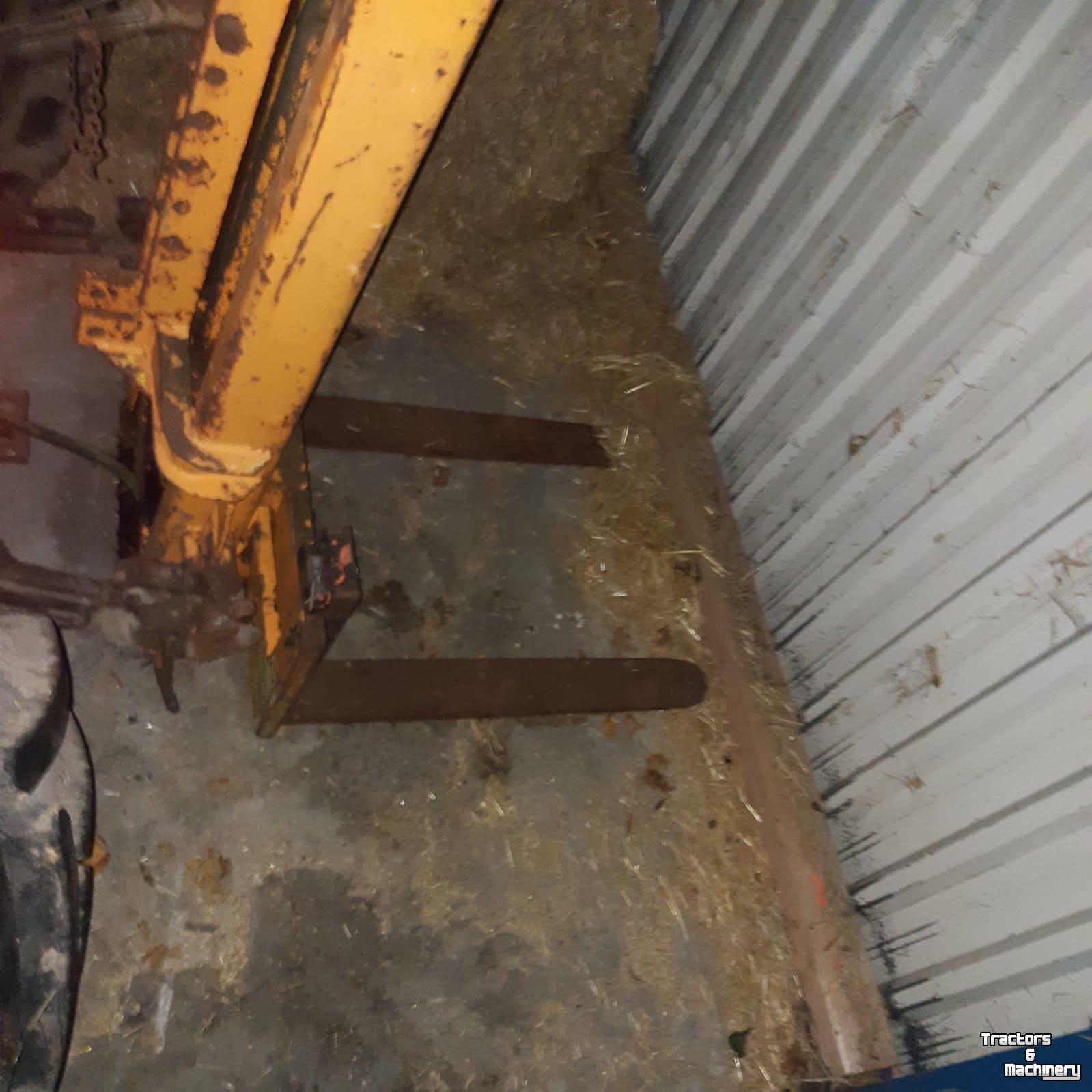 Hefmast & Mini heftruck  Hefmast met pallet lepels