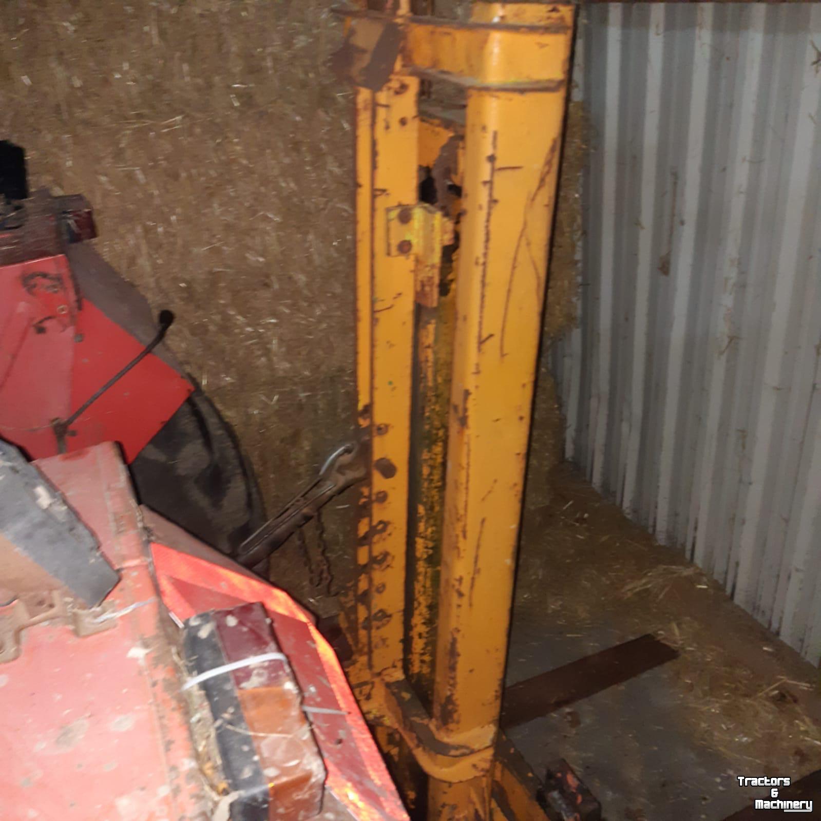 Hefmast & Mini heftruck  Hefmast met pallet lepels