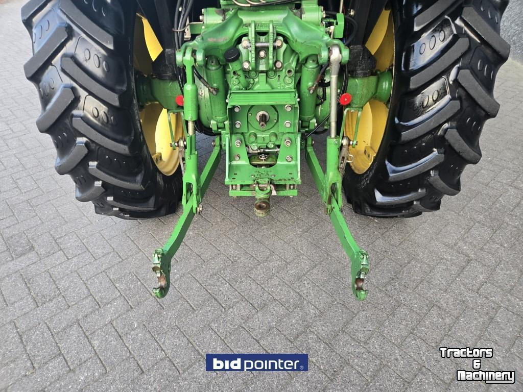 Tractor / Trekker John Deere 5100M