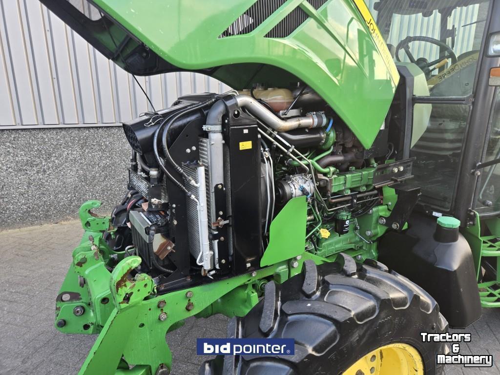 Tractor / Trekker John Deere 5100M