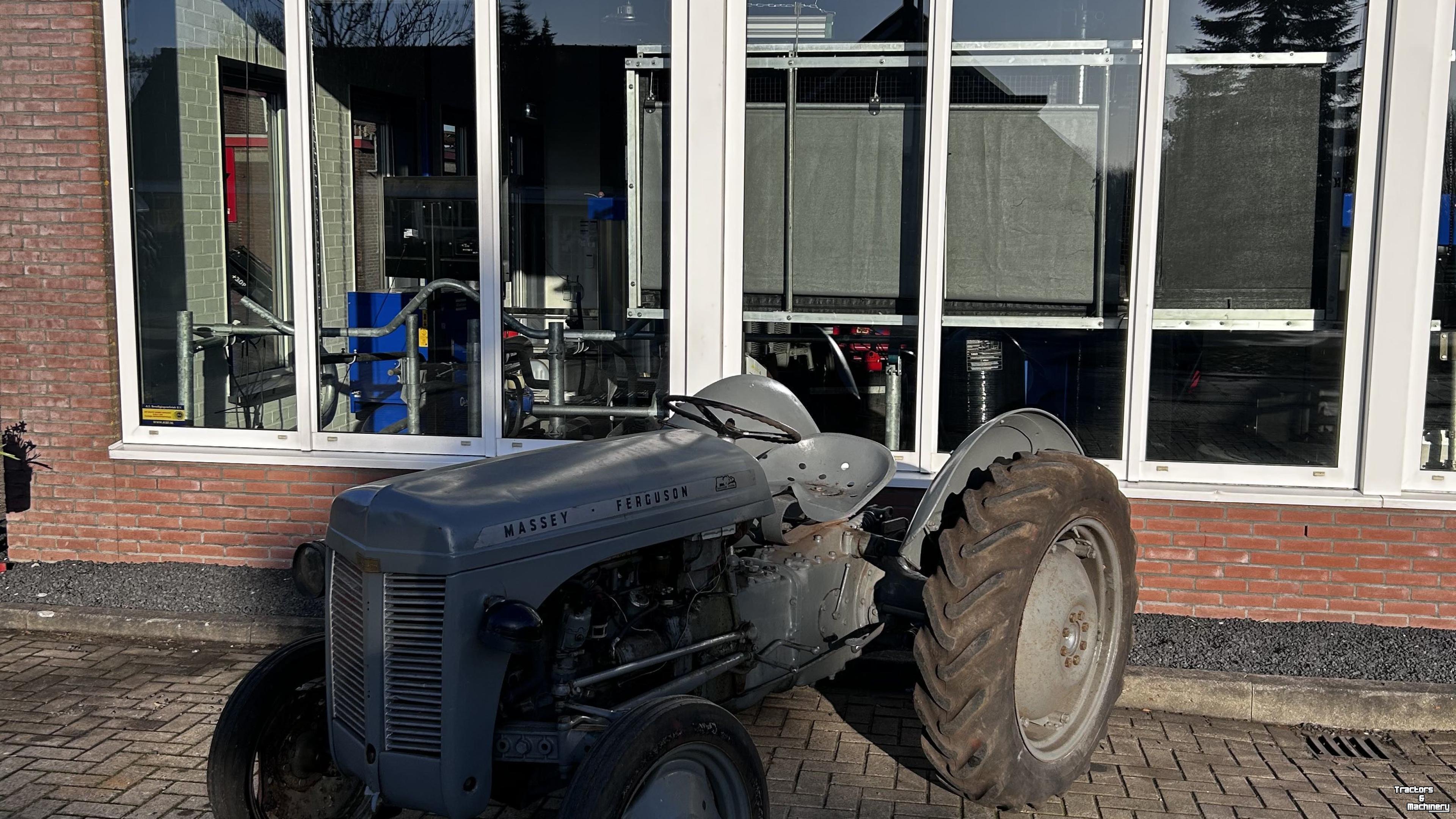 Tractor / Trekker Massey Ferguson TEF
