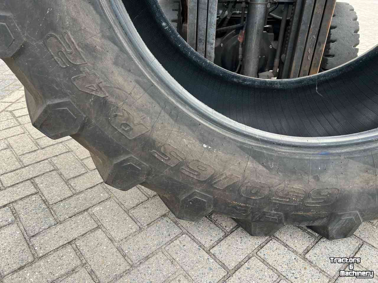 Wielen, Banden, Velgen & Afstandsringen Trelleborg 650/65R42 eenling gebruikt