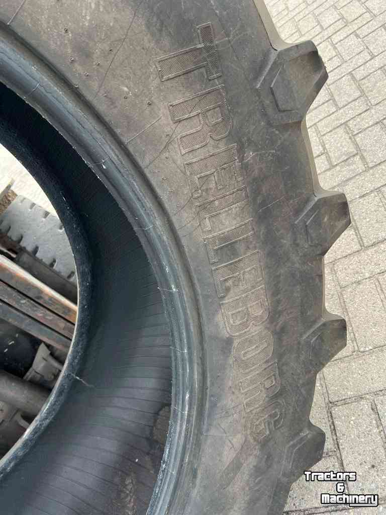 Wielen, Banden, Velgen & Afstandsringen Trelleborg 650/65R42 eenling gebruikt