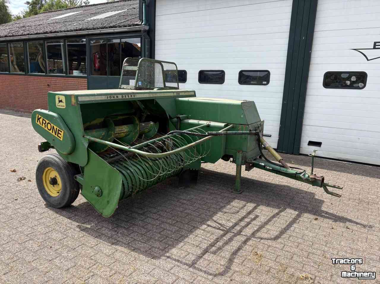 Persen / Balenpers / Pakkenpers John Deere 332 Balenpers