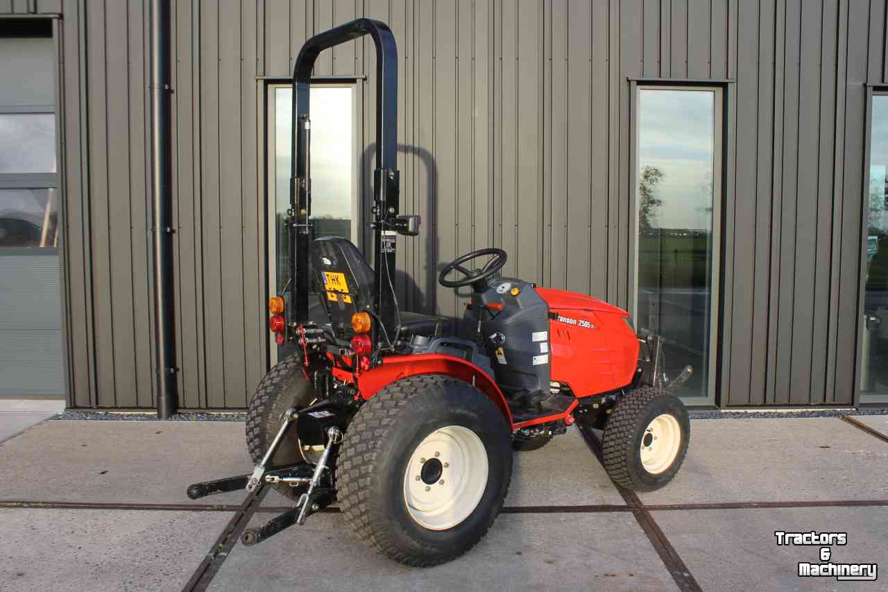 Compact tractor Branson 2505H hydrostaat compacttrekker tuinbouwtractor gazonbanden