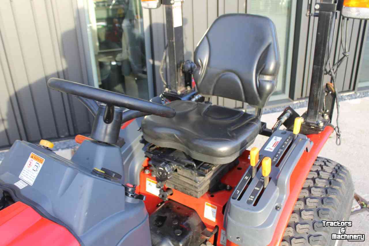 Compact tractor Branson 2505H hydrostaat compacttrekker tuinbouwtractor gazonbanden