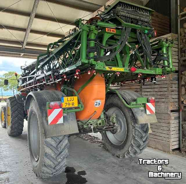 Veldspuit Amazone UX 4200 spuit
