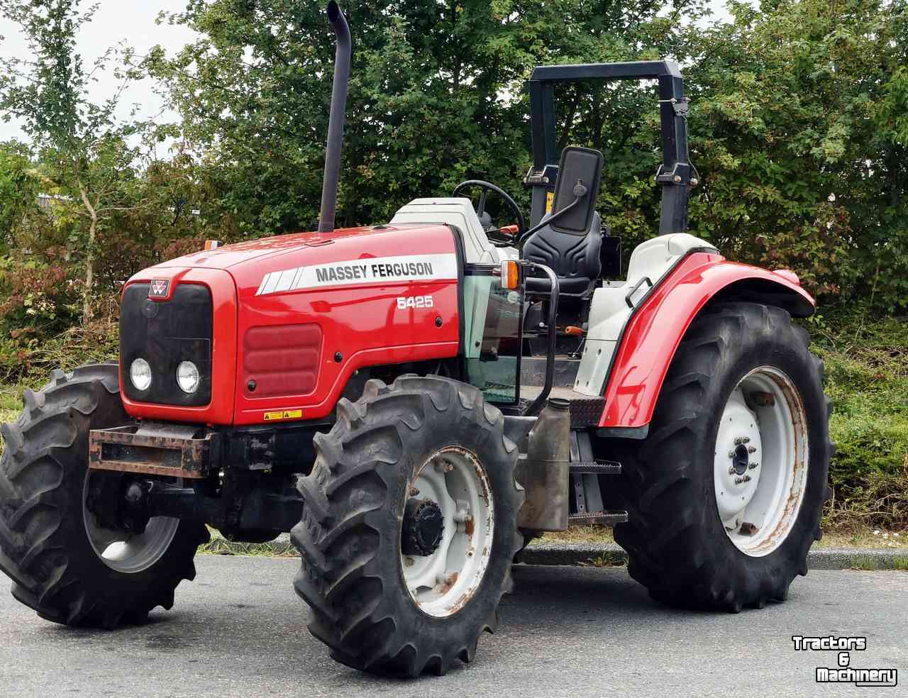 Tractor / Trekker Massey Ferguson 5425 4x4 Open station