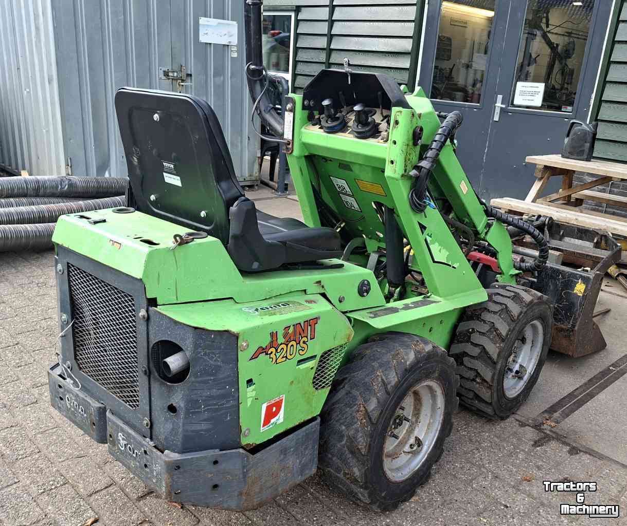 Shovel / Wiellader / Kniklader Avant 320S
