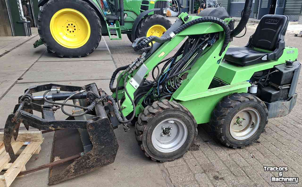 Shovel / Wiellader / Kniklader Avant 320S