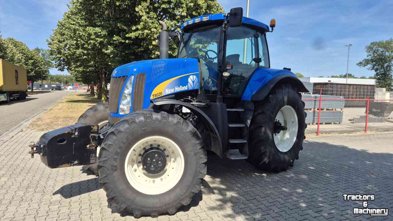 Tractor / Trekker New Holland T8020 FP 40 Kmh. Lucht, geveerde vooras