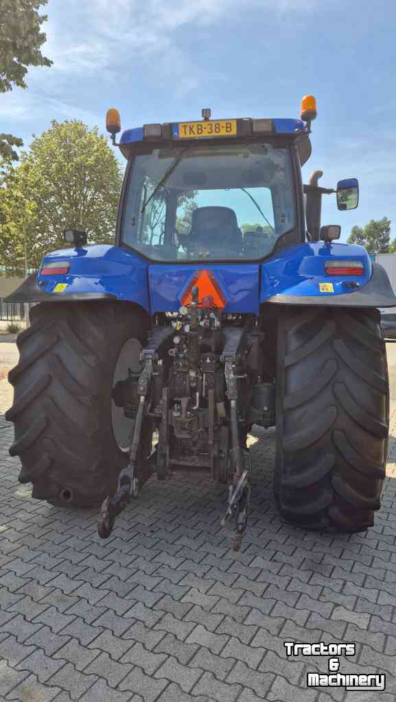 Tractor / Trekker New Holland T8020 FP 40 Kmh. Lucht, geveerde vooras