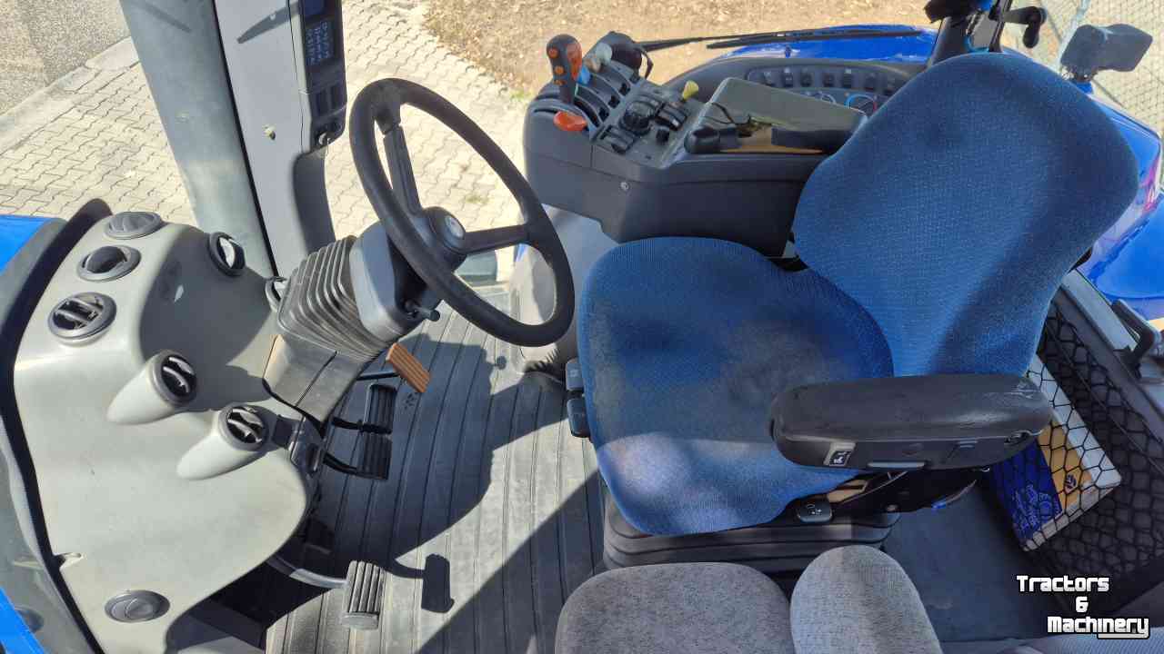 Tractor / Trekker New Holland T8020 FP 40 Kmh. Lucht, geveerde vooras