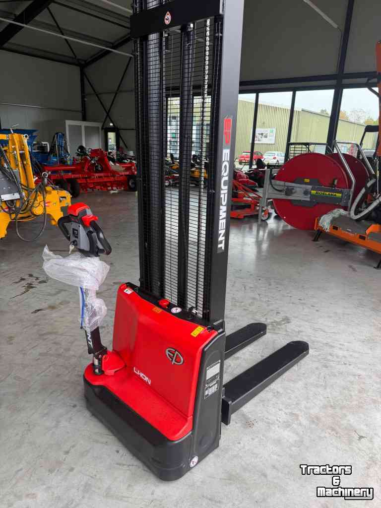 Reach-truck EP Equipment Elektrische Stapelaar