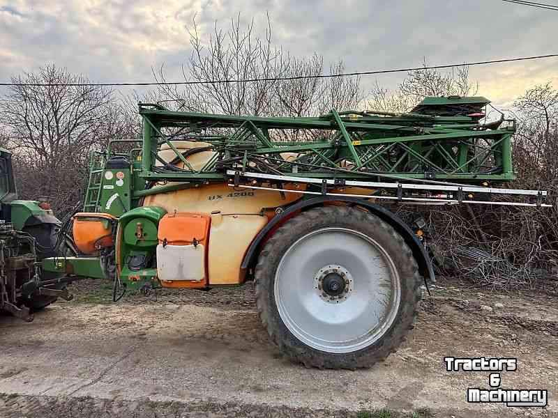 Getrokken Veldspuit Amazone UX 4200