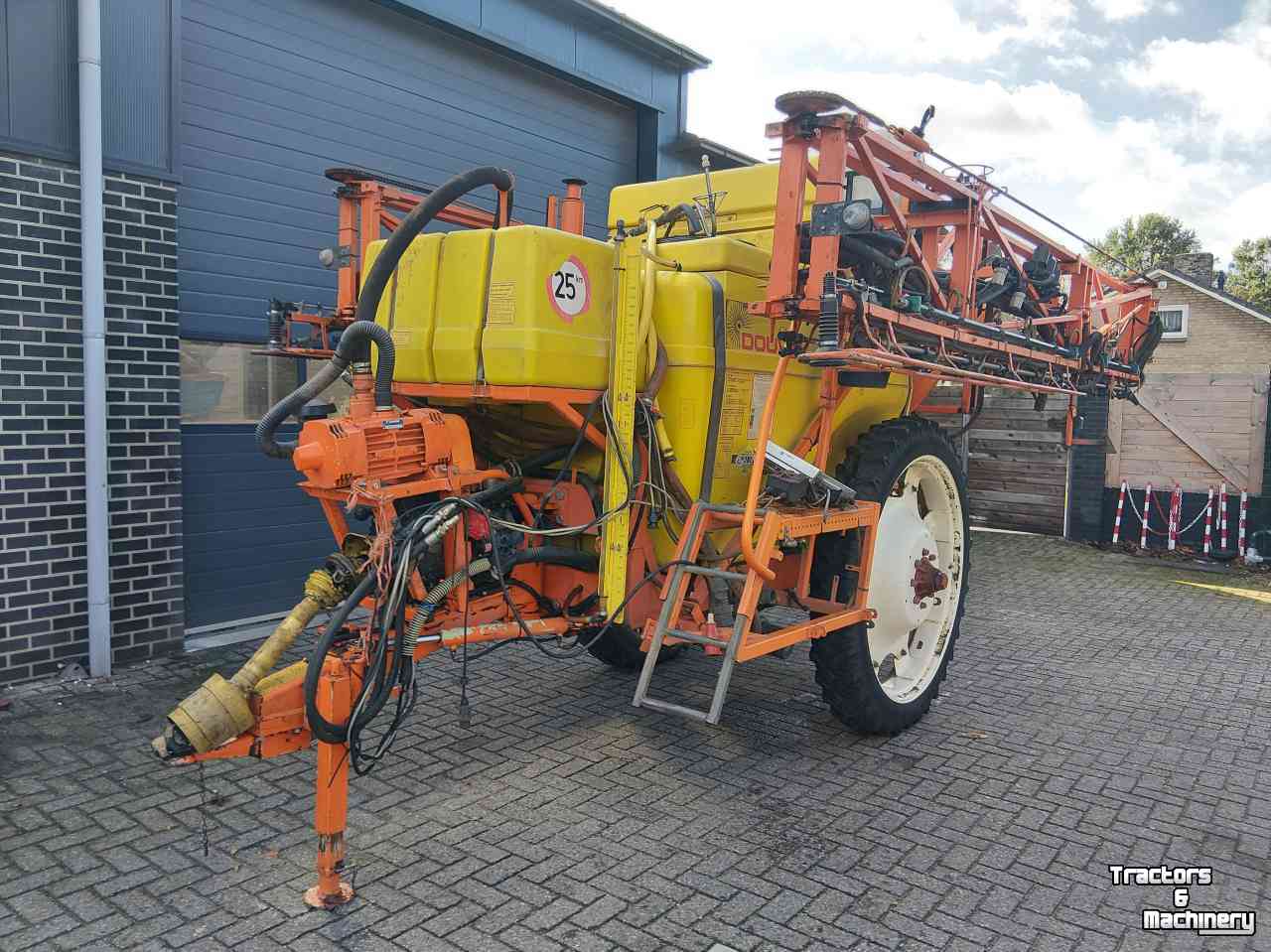 Veldspuit Douven Getrokken Veldspuit 27 meter met AirJet