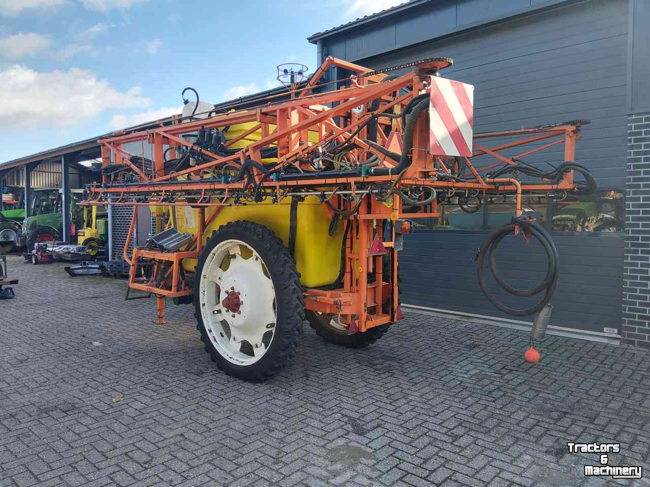 Veldspuit Douven Getrokken Veldspuit 27 meter met AirJet