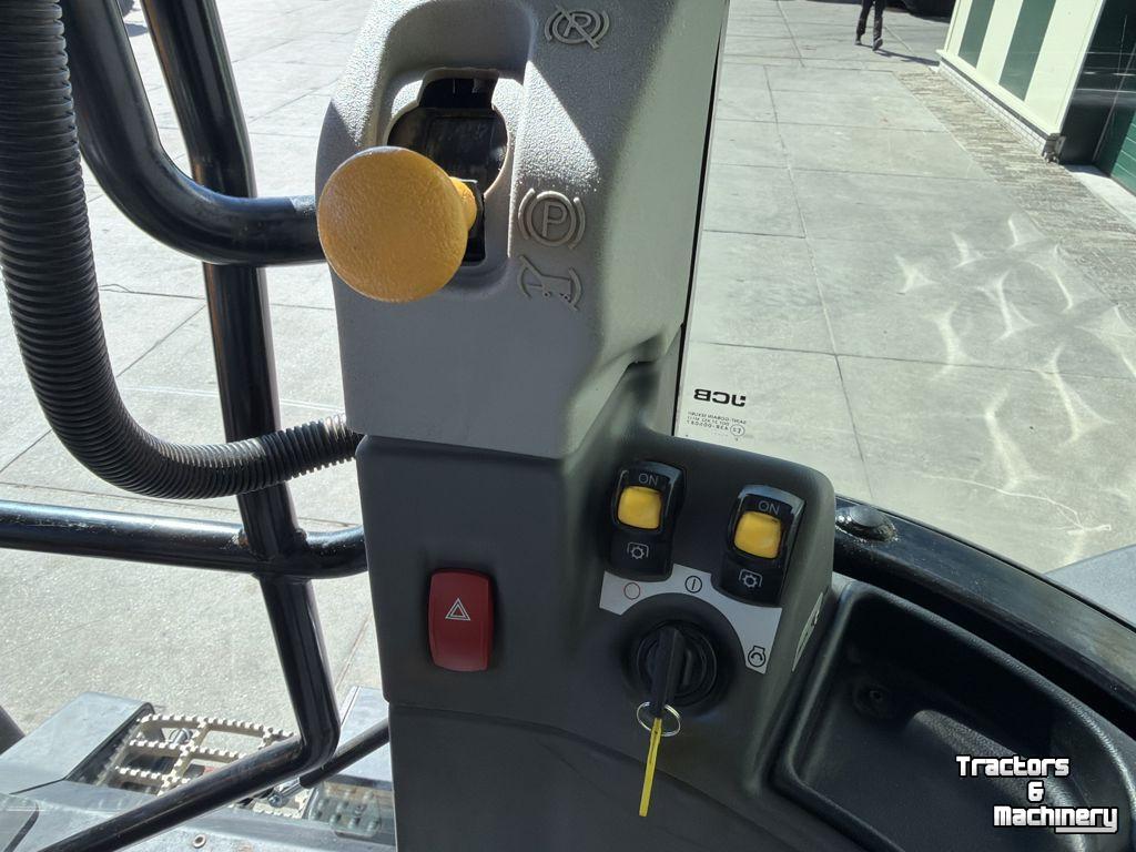 Tractor / Trekker JCB 4220 Fastrac