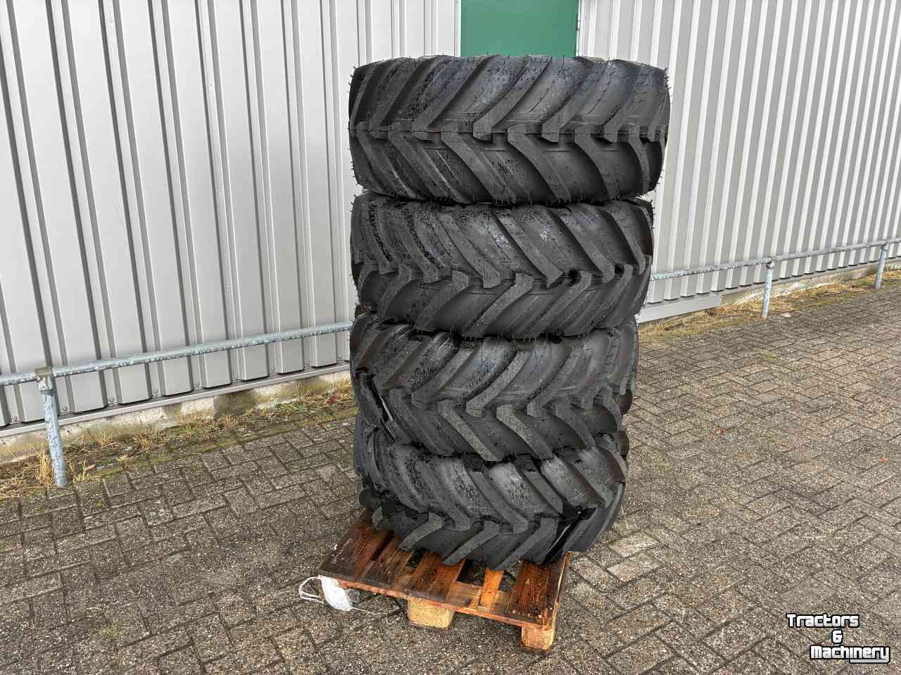 Wielen, Banden, Velgen & Afstandsringen  Michelin 400/70R20 XMCL