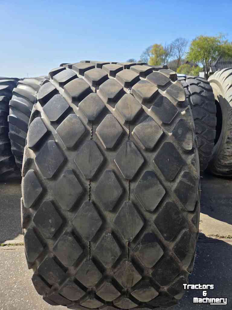 Wielen, Banden, Velgen & Afstandsringen BKT 28L-26 RT390