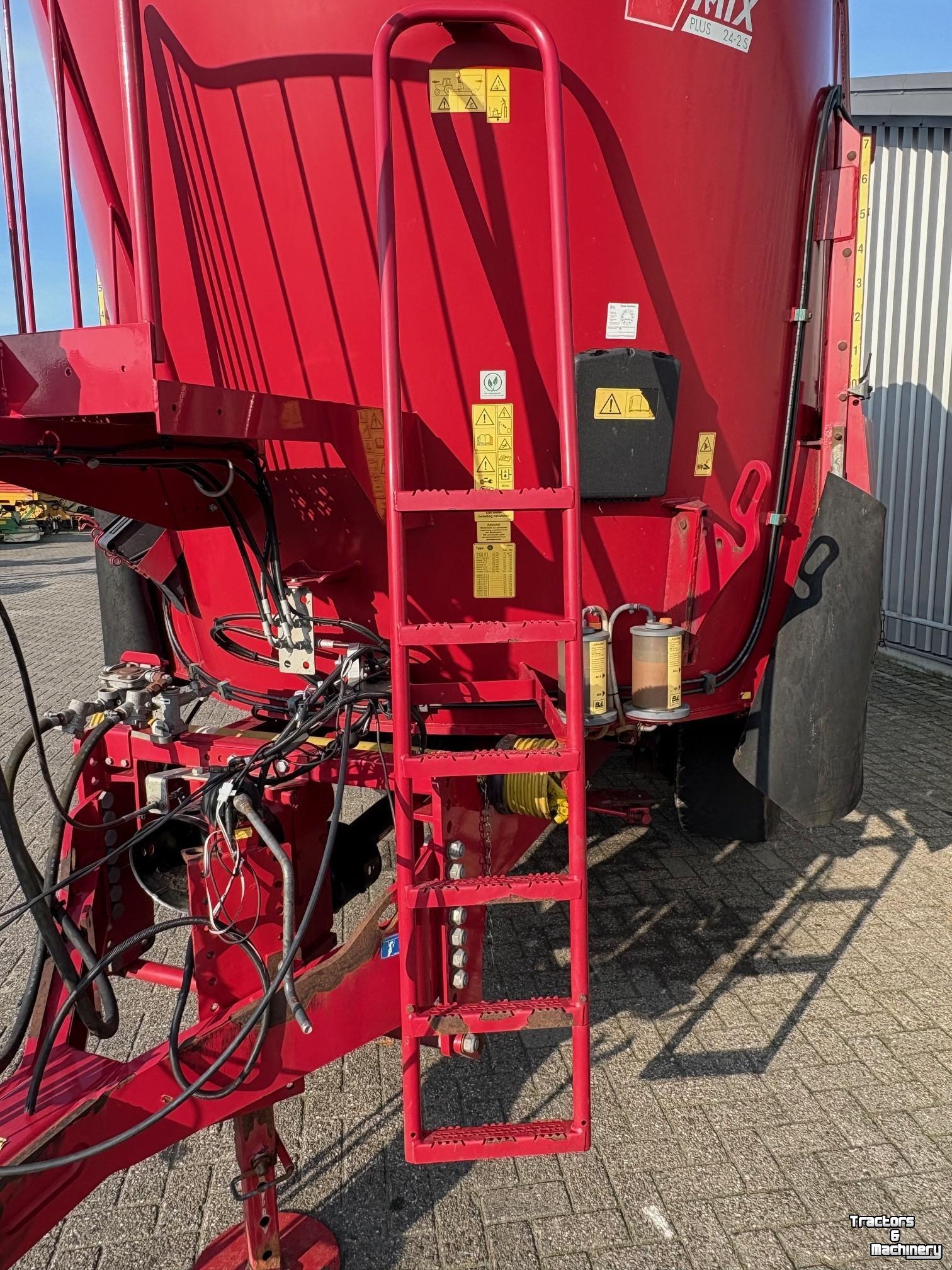 Voermengwagen Vertikaal BVL BVL V mix 24-2S
