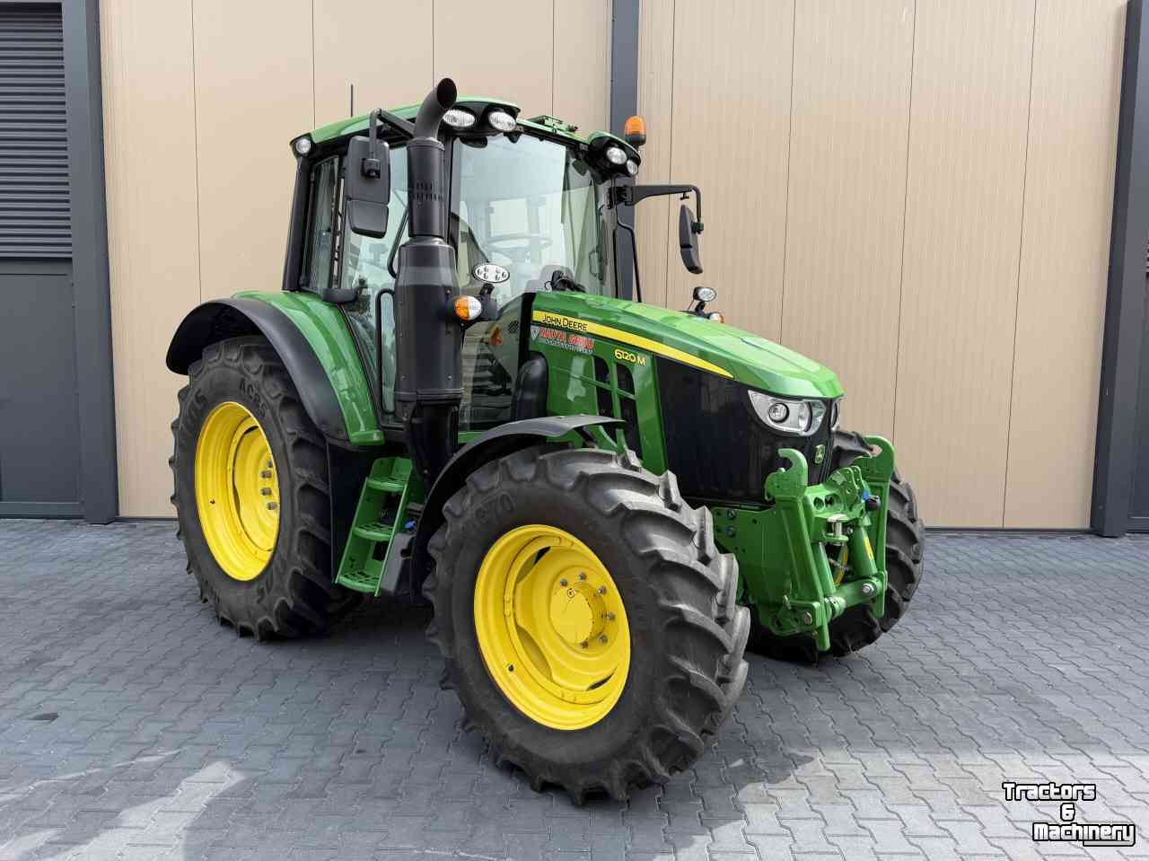 Tractor / Trekker John Deere 6120M