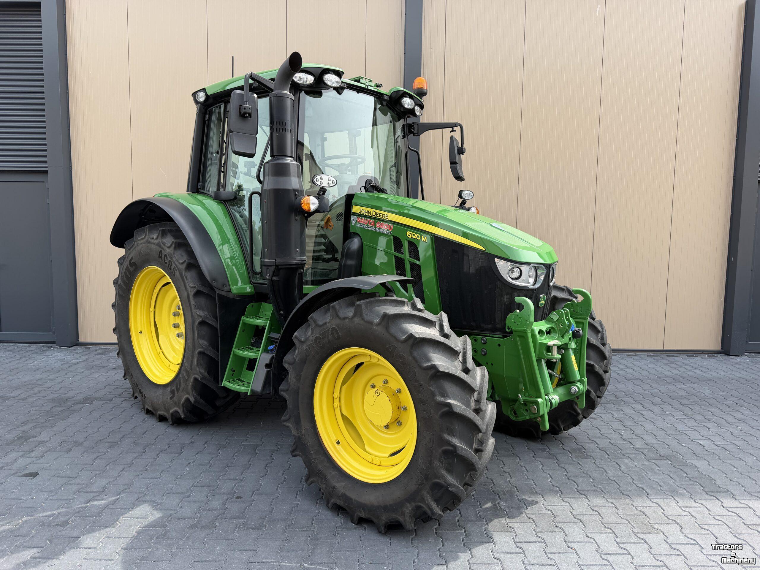 Tractor / Trekker John Deere 6120M