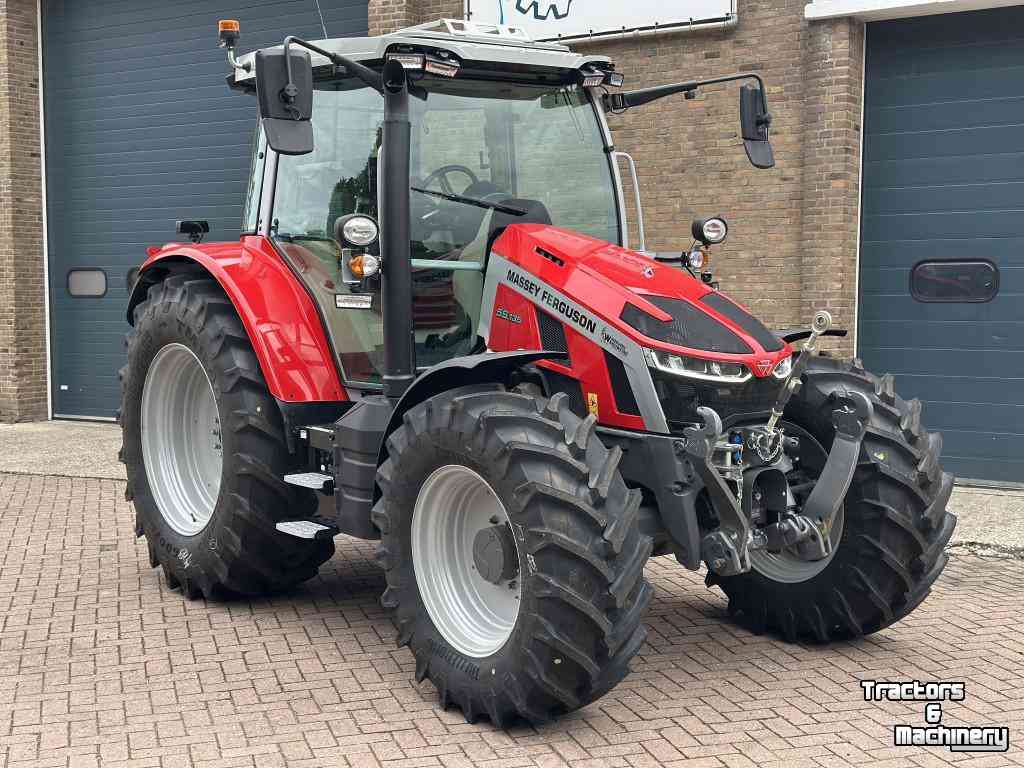 Tractor / Trekker Massey Ferguson 5S.135 Dyna-6 Exclusive