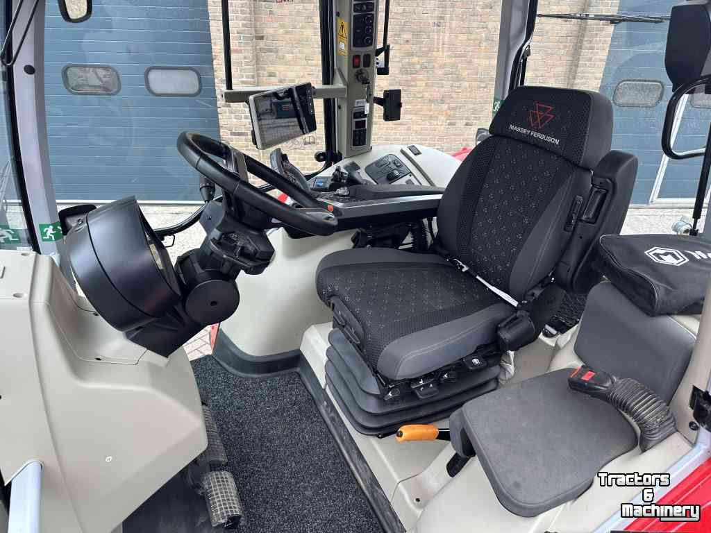 Tractor / Trekker Massey Ferguson 5S.135 Dyna-6 Exclusive