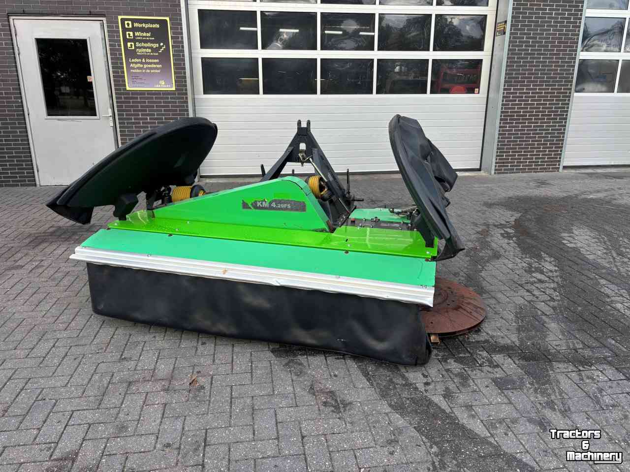 Maaier Deutz-Fahr KM 4.29   ( Kuhn PZ300 )