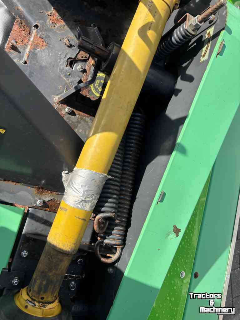 Maaier Deutz-Fahr KM 4.29   ( Kuhn PZ300 )