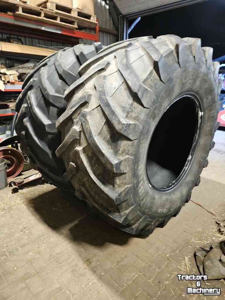 Wielen, Banden, Velgen & Afstandsringen Trelleborg 800/70R38 TM900