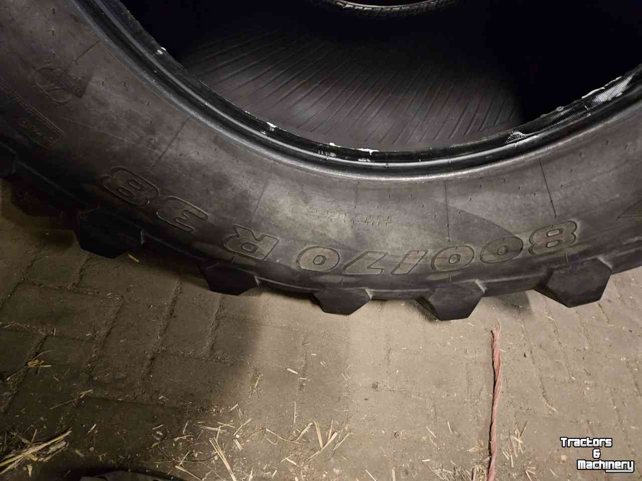 Wielen, Banden, Velgen & Afstandsringen Trelleborg 800/70R38 TM900
