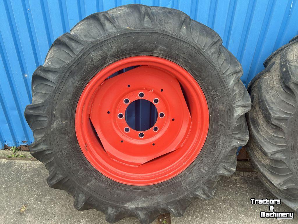 Wielen, Banden, Velgen & Afstandsringen Fendt TAURUS 420/70R28 op 8 gaats velgen