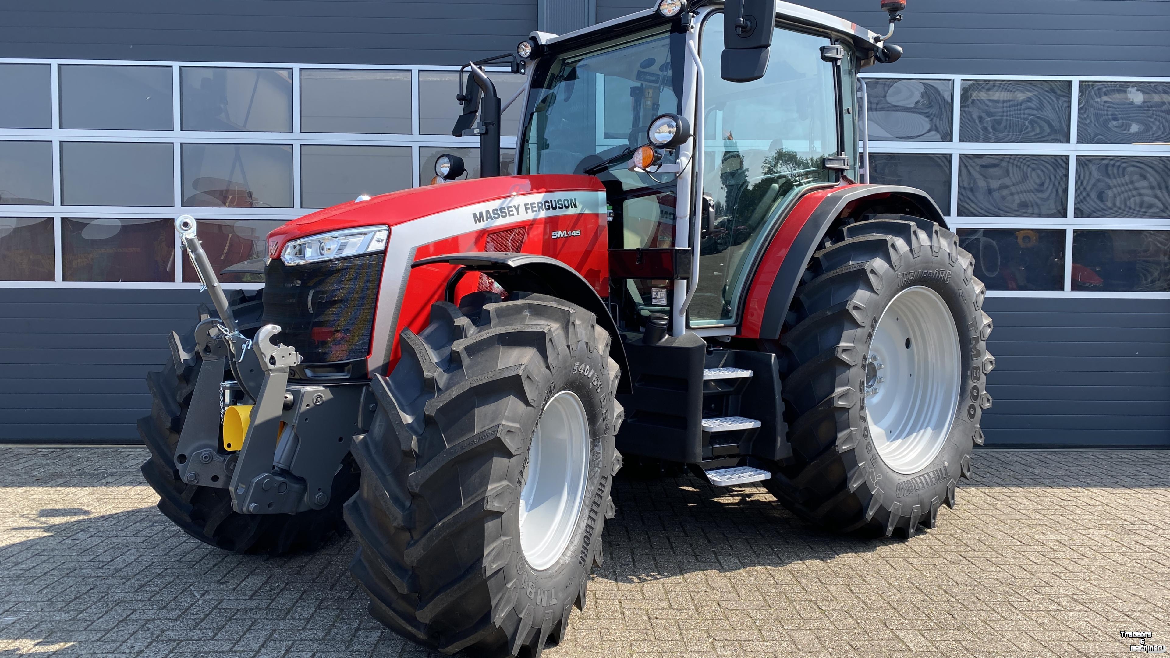 Tractor / Trekker Massey Ferguson 5M.145 Dyna4