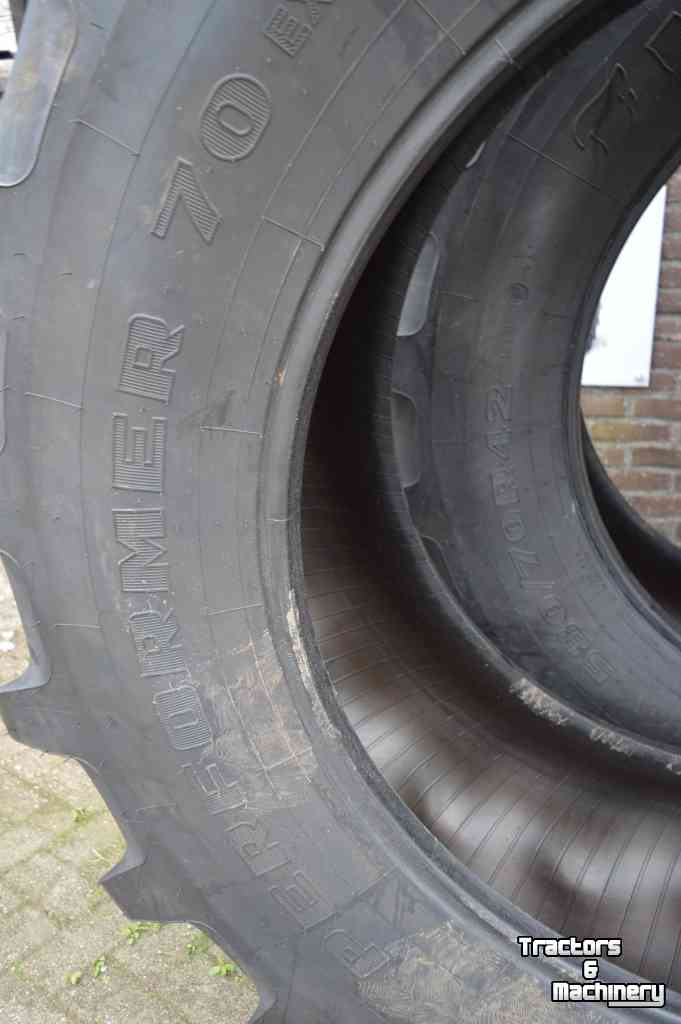 Wielen, Banden, Velgen & Afstandsringen Firestone 580/70r42 demontage