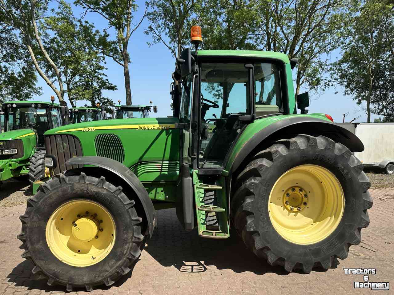 Traktoren John Deere 6520