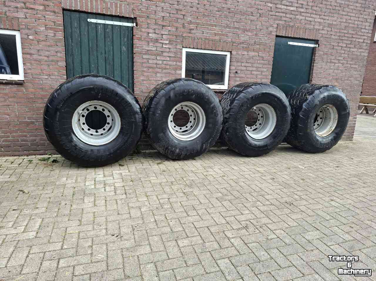 Wielen, Banden, Velgen & Afstandsringen Vredestein Vredestein 650/50R22.5 banden op velg. Dumper/kieper/ladewagen.