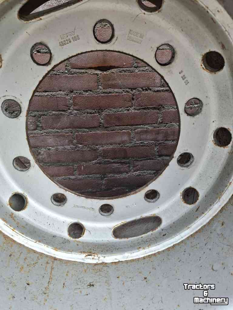 Wielen, Banden, Velgen & Afstandsringen Vredestein Vredestein 650/50R22.5 banden op velg. Dumper/kieper/ladewagen.