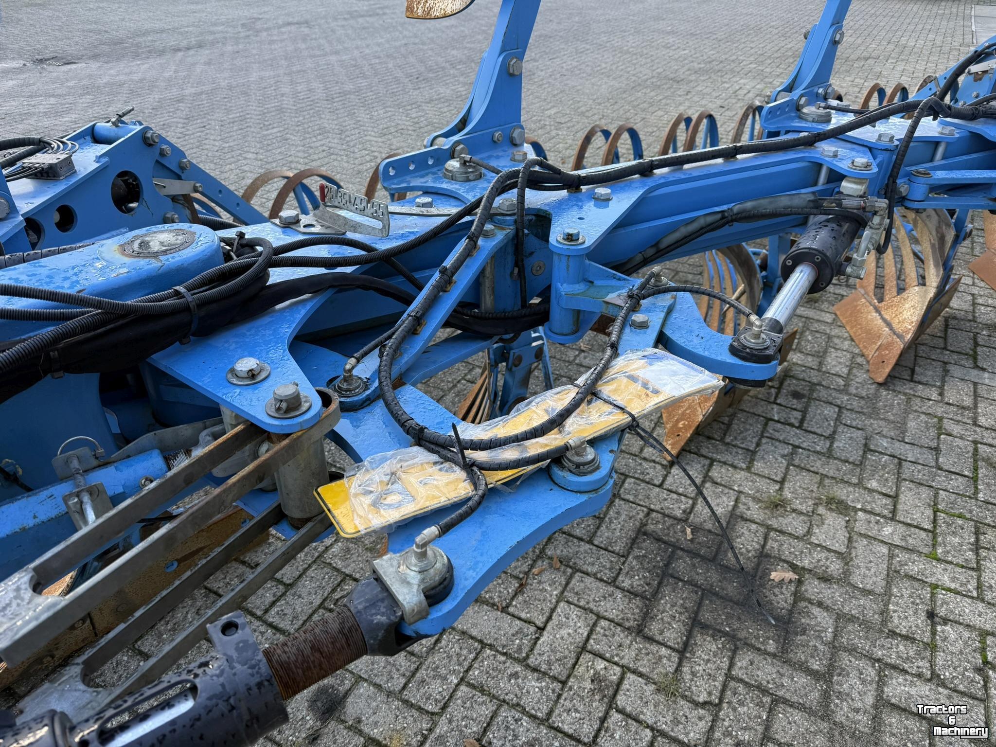 Ploegen Lemken Juwel 10MV-5 met FlexPack