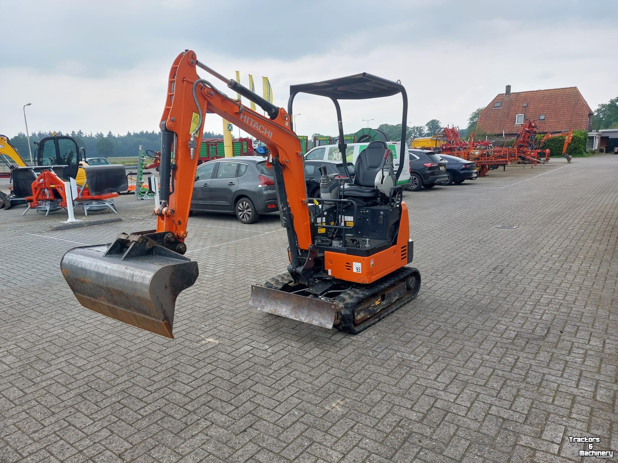 Bandenkraan / Graafmachine op wielen Hitachi 19U