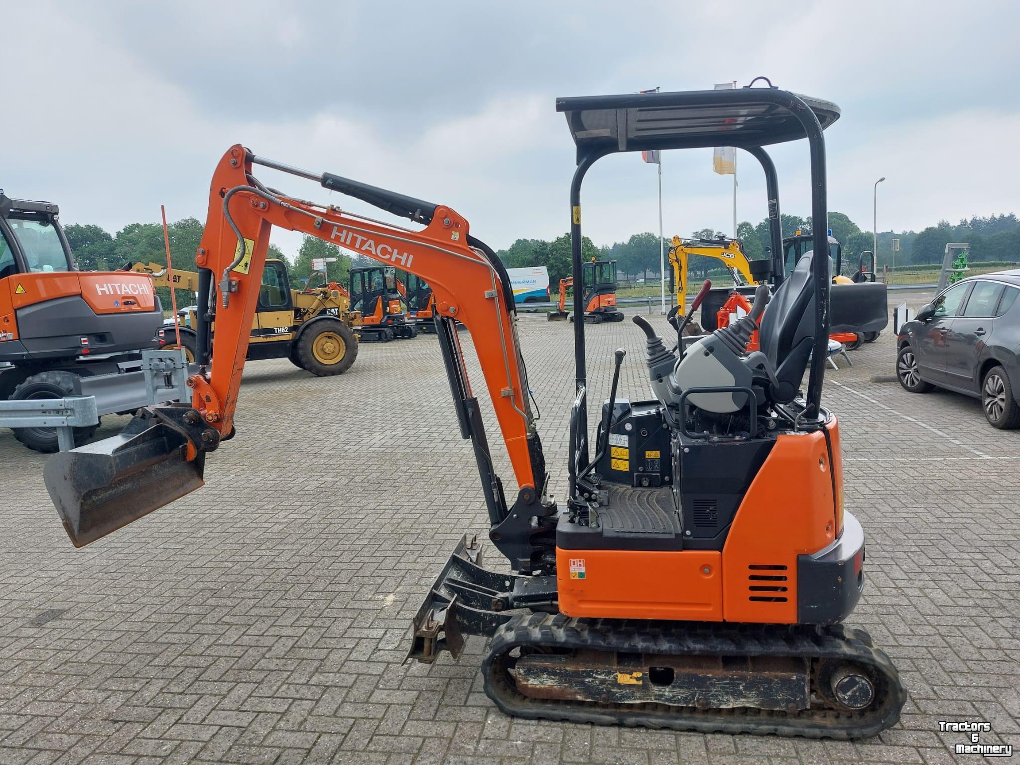 Bandenkraan / Graafmachine op wielen Hitachi 19U