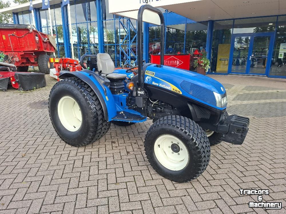 Smalspoor tractor New Holland T3030