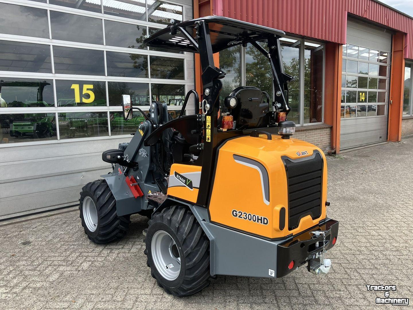 Shovel / Wiellader / Kniklader Giant G2300 HD