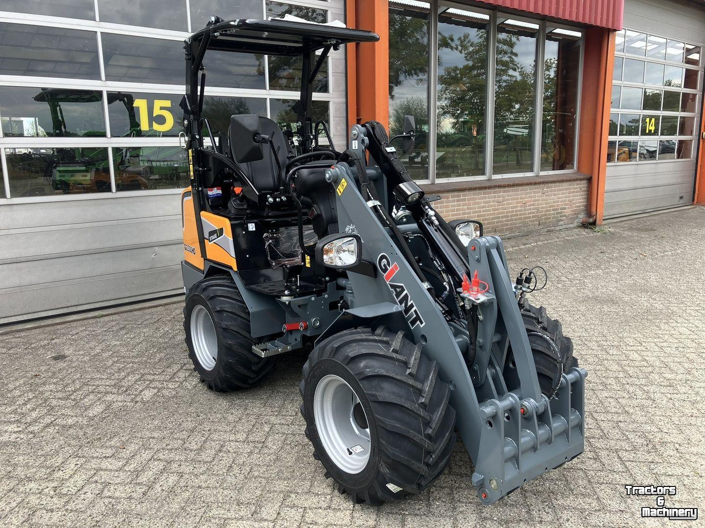 Shovel / Wiellader / Kniklader Giant G2300 HD