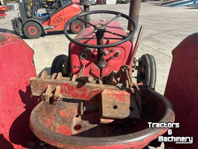 Tractor / Trekker McCormick mc cormick d-436
