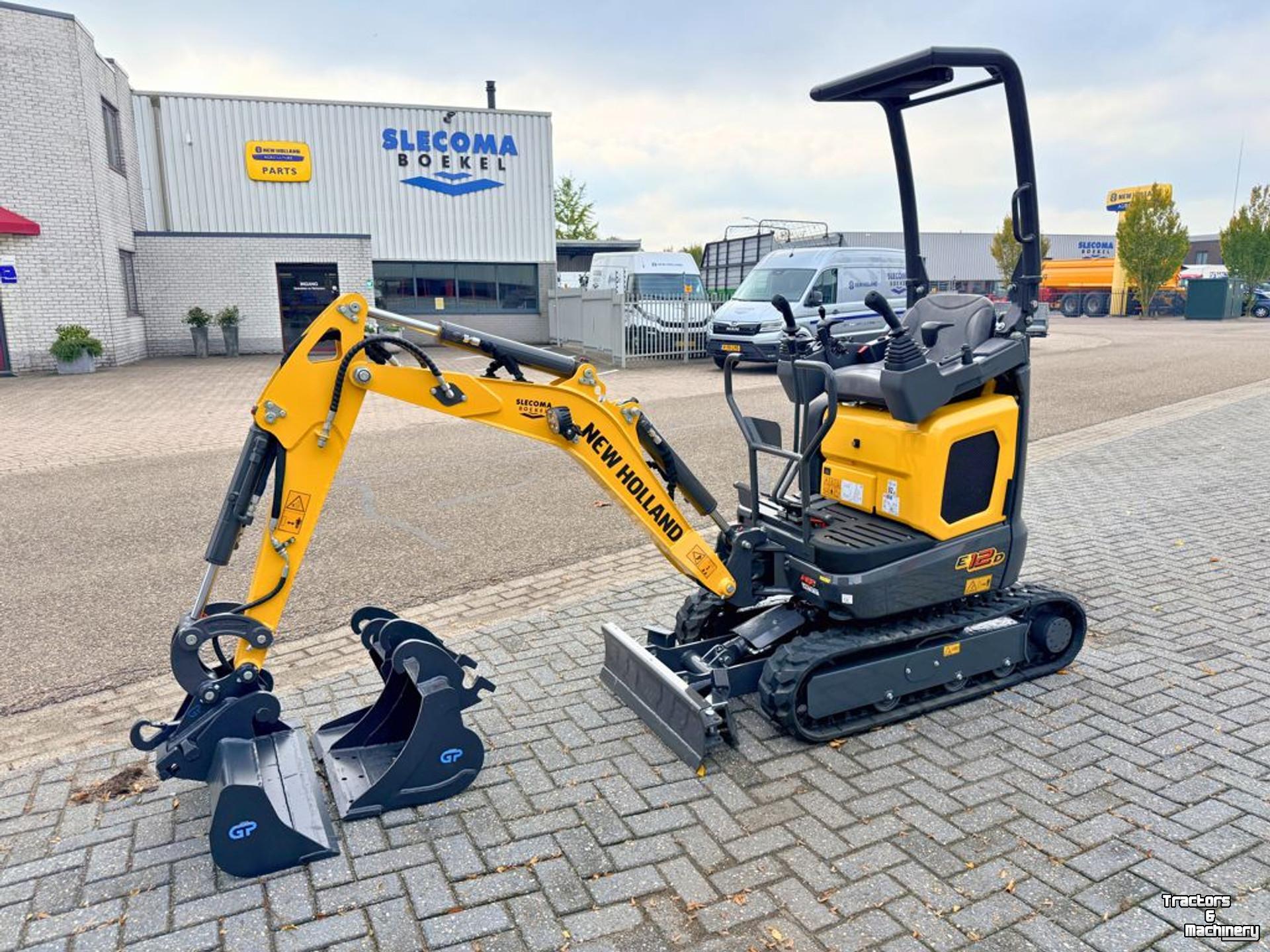 Mini-graver / Mini-graafmachine New Holland E12D Minigraver