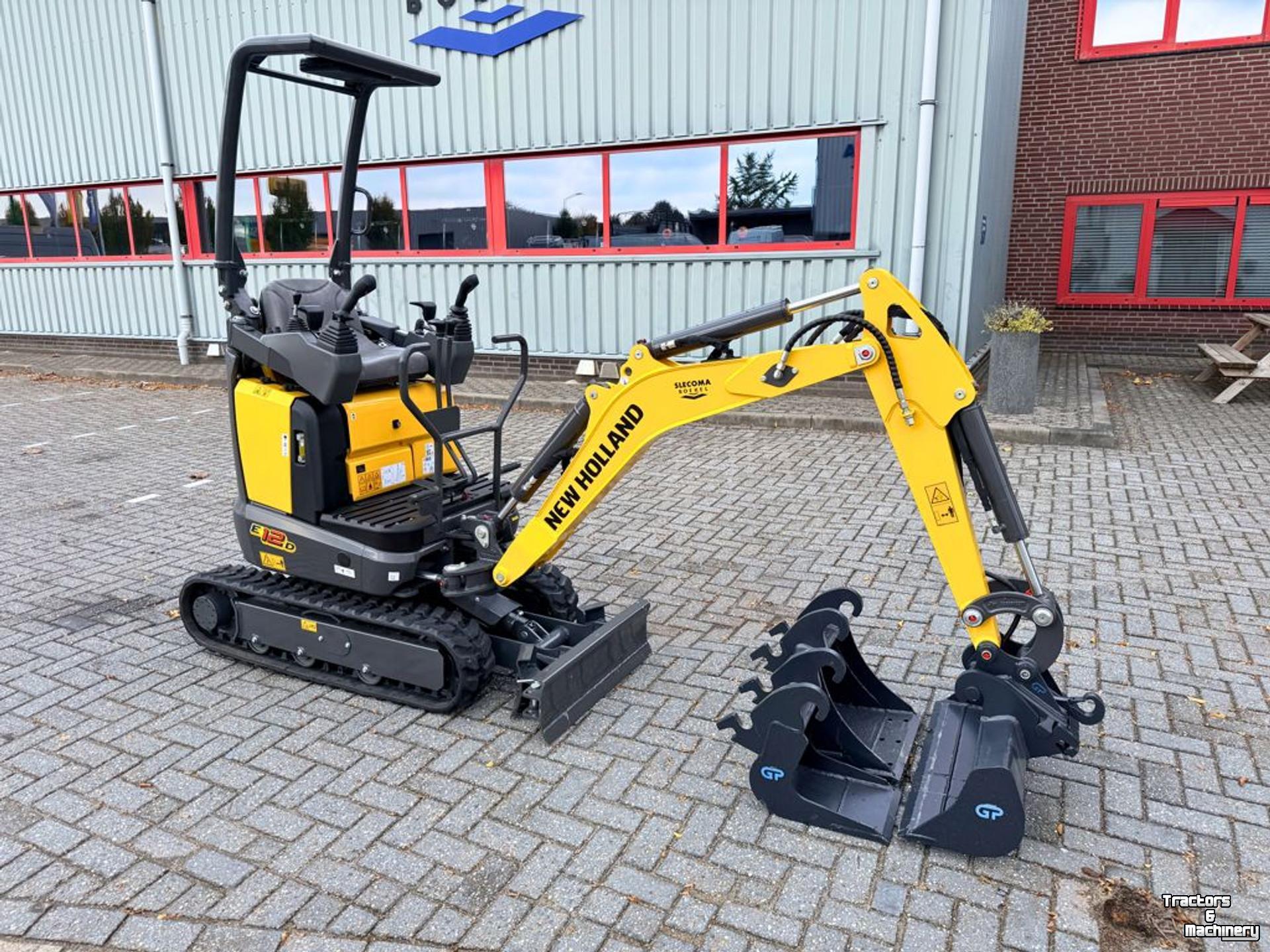 Mini-graver / Mini-graafmachine New Holland E12D Minigraver